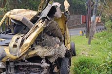 Truk Terbalik di Jalur Puncak, 1 Orang Tewas Terpental ke Sungai