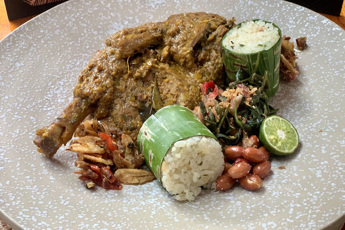 6 Kuliner Khas Bali Saat Perayaan Nyepi, dari Lawar hingga Cerorot