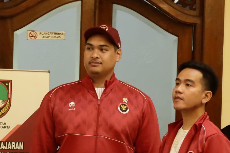 Menteri Pemuda dan Olahraga (Menpora) Dito Ariotedjo dan Wali Kota Solo Gibran Rakabuming Raka saat di Balai Kota Solo, pada Senin (29/5/2023).