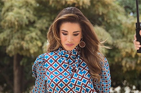 Ratu Rania dari Yordania Tampil Cantik 