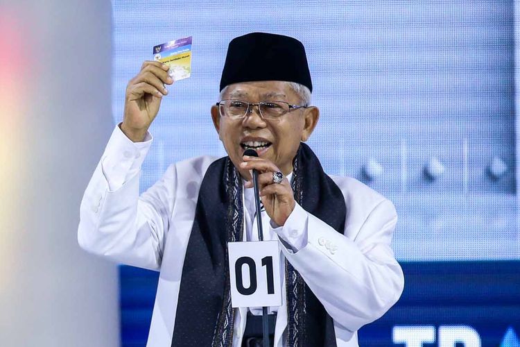 Calon wakil presiden nomor urut 01 Maruf Amin berbicara dalam debat ketiga Pilpres 2019 di Hotel Sultan, Jakarta, Minggu (17/3/2019) malam. Peserta debat ketiga kali ini adalah cawapres masing-masing paslon dengan tema yang diangkat adalah pendidikan, kesehatan, ketenagakerjaan, sosial, dan budaya.