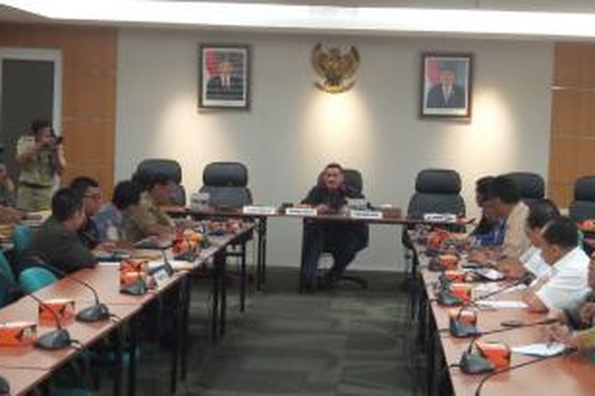 Rapat yang digelar oleh panitia hak angket, di Gedung DPRD DKI, Rabu (11/3/2015). Rapat yang dipimpin oleh Mohamad Sangaji itu dihadiri sejumlah pejabat Pemprov DKI dan anggota DPRD DKI