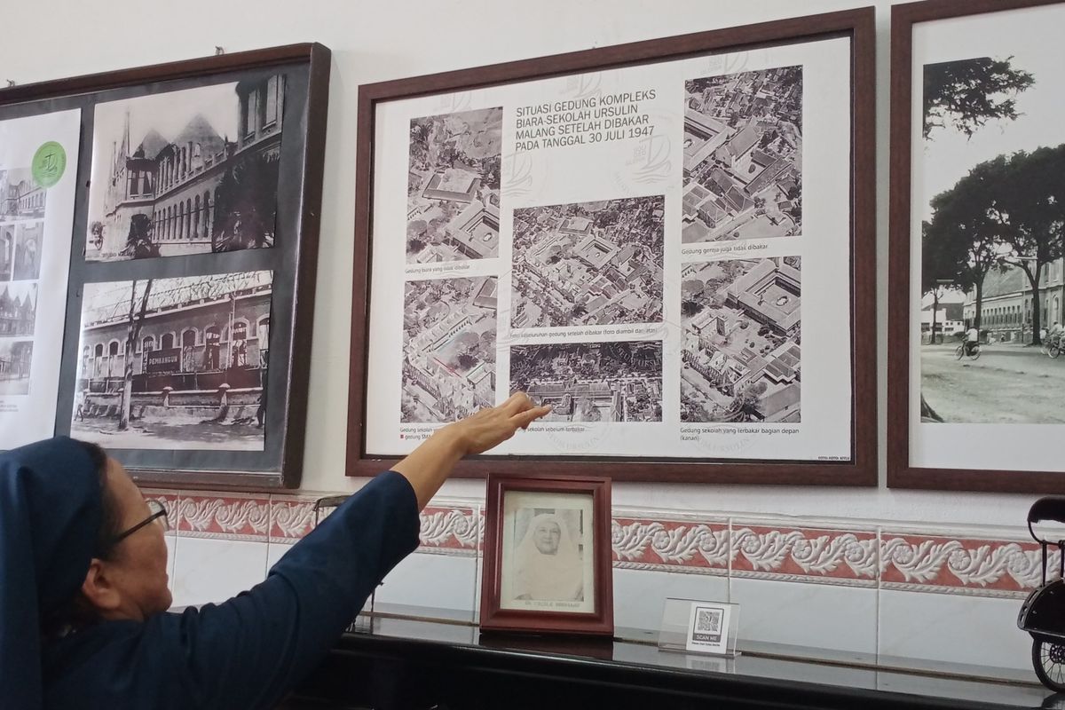 Suster Lucia Anggraini, OSU menunjukan rentetan peristiwa bersejarah dari Sekolah Cor Jesu di Kota Malang, Jawa Timur.