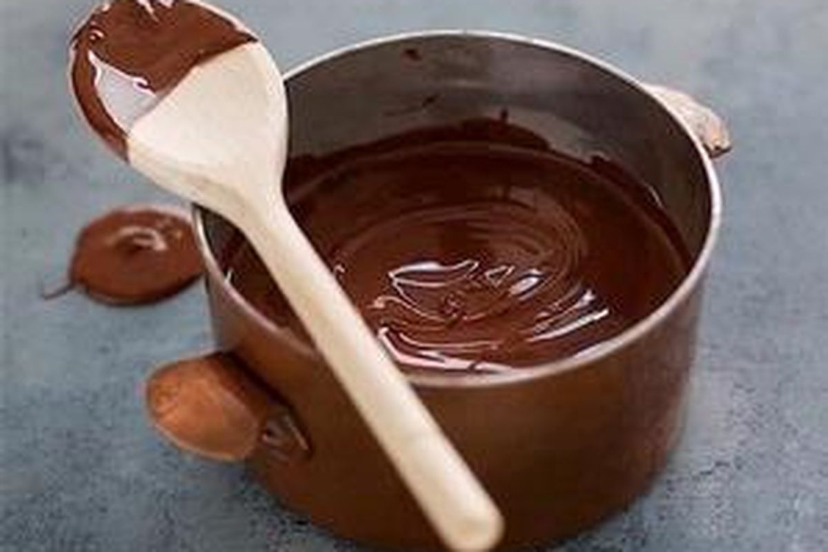 Cokelat yang sudah cair.