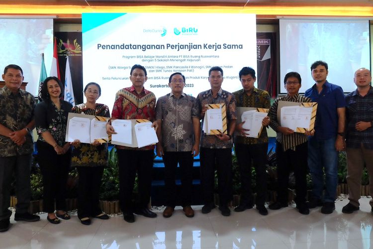 Perusahaan pertambangan Delta Dunia Group (DOID) melalui anak usaha PT. Bisa Ruang Nuswantara (BIRU) menggandeng sekolah vokasi yakni lima SMK di Jawa Tengah untuk keberlanjutan industri dan kewirausahaan, Kamis (25/5/2023).

Kelima SMK dimaksud adalah SMKN 1 Klego (Boyolali), SMK Kristen Pedan (Klaten), SMK Pancasila (Solo), SMK Warga (Solo), dan SMK Tunas Harapan Pati (Pati). 
