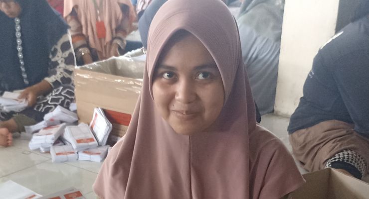 Cerita Nurul, Sanggup Lipat 1.000 Surat Suara dalam 2 Jam