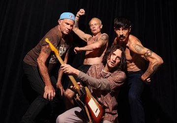 Lirik dan Chord Lagu Crosstown Traffic – Red Hot Chili Peppers