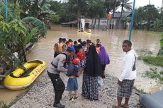 Pakai Perahu Karet ke TPS, Korban Banjir Kendari Antusias Gunakan Hak Pilih