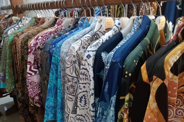 Fesyen Batik di Kampung Laweyan