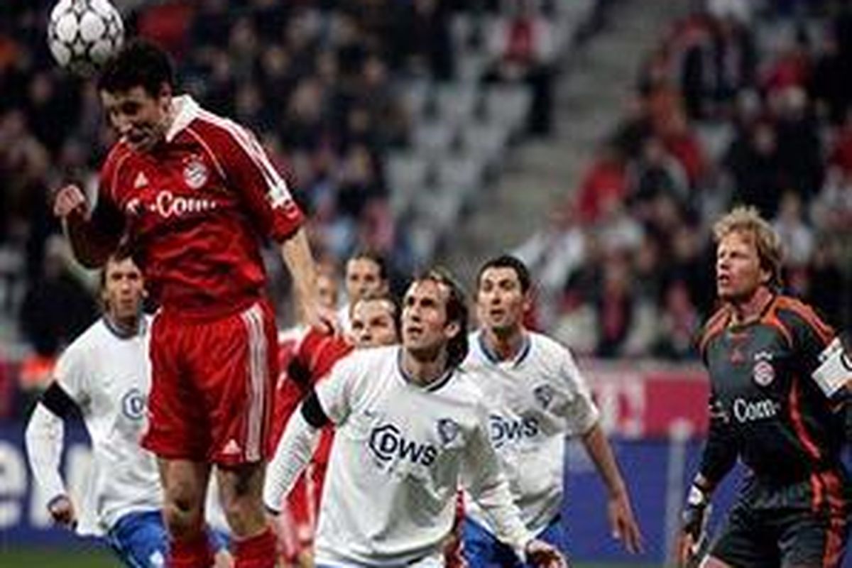 Mark Van Bommel (kiri)