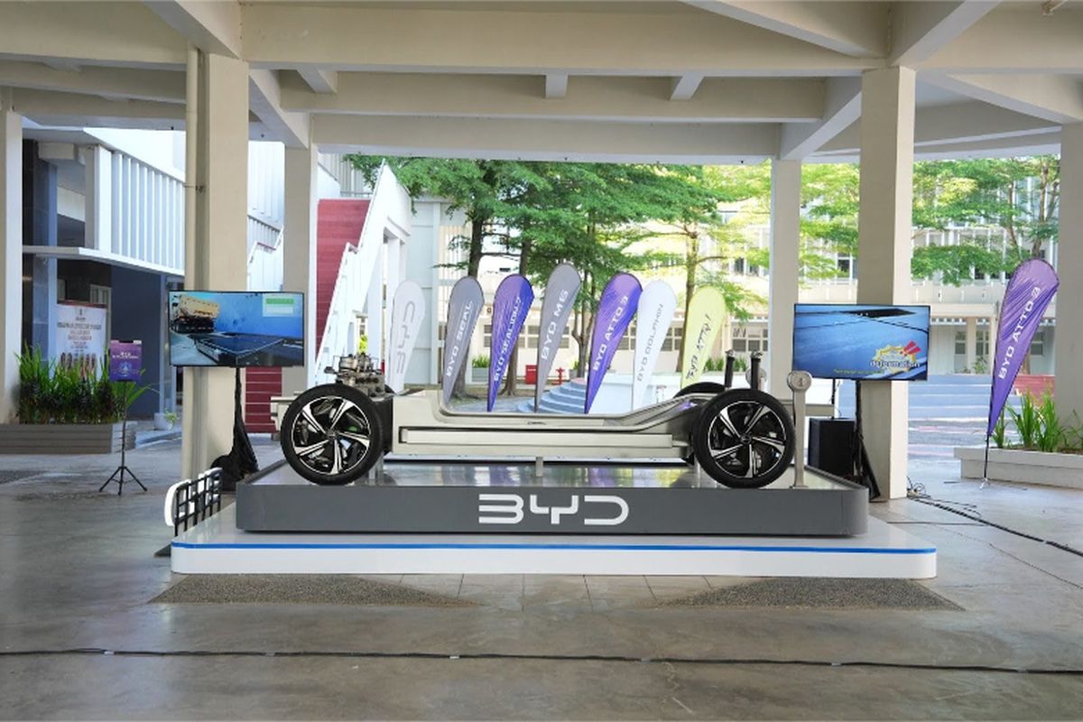 BYD mengembangkan e-Platform 3.0 sebagai platform kendaraan listrik generasi baru yang dirancang khusus untuk mobil listrik.