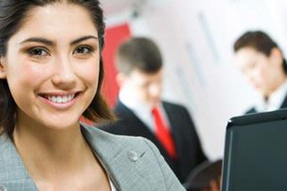 Perempuan muda juga bisa berwirausaha.