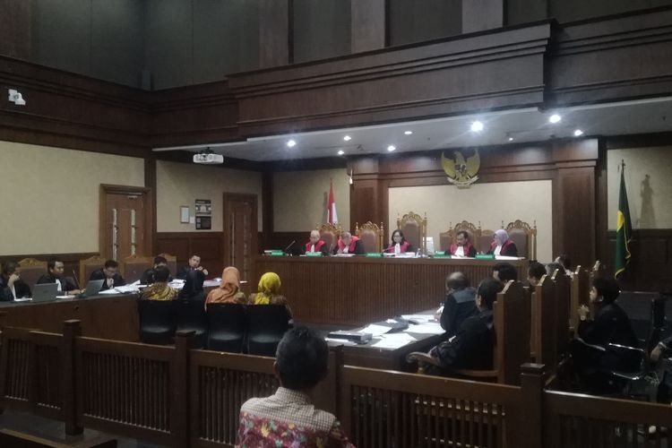 Sidang pemeriksaan saksi untuk terdakwa Tubagus Chaeri Wardana alias Wawan, Kamis (9/1/2020)