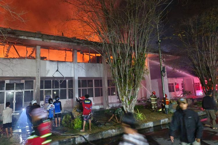 Hidran Tak Berfungsi, Gubernur Kalteng Duga Kebakaran di Kantor Kesra Ada Unsur Kelalaian