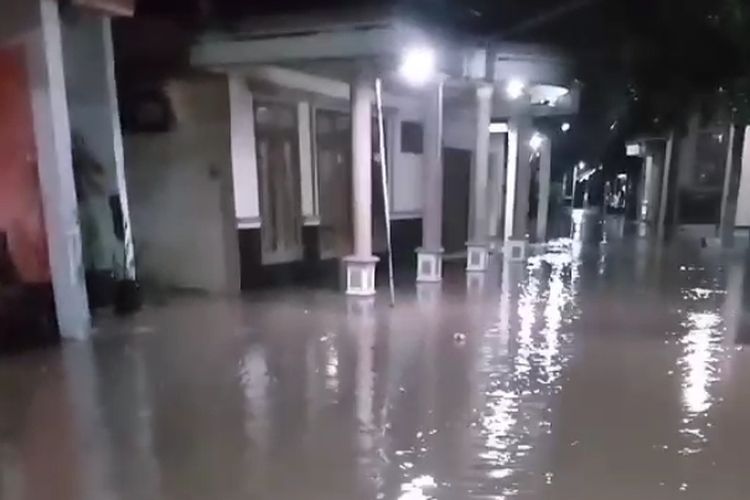 Banjir di wilayah desa Brangsong kecamatan Brangsong Kabupaten Kendal Jawa Tengah. KOMPAS.COM/SLAMET PRIYATIN