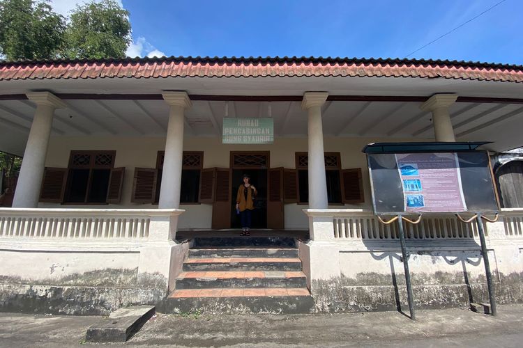 Tampak depan Rumah Pengasingan Sutan Sjahrir, yang berada di Banda Neira, Maluku. 