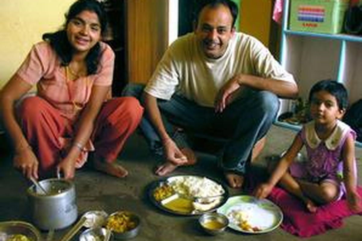 Pagi, siang, malam, menunya selalu dhal bat.