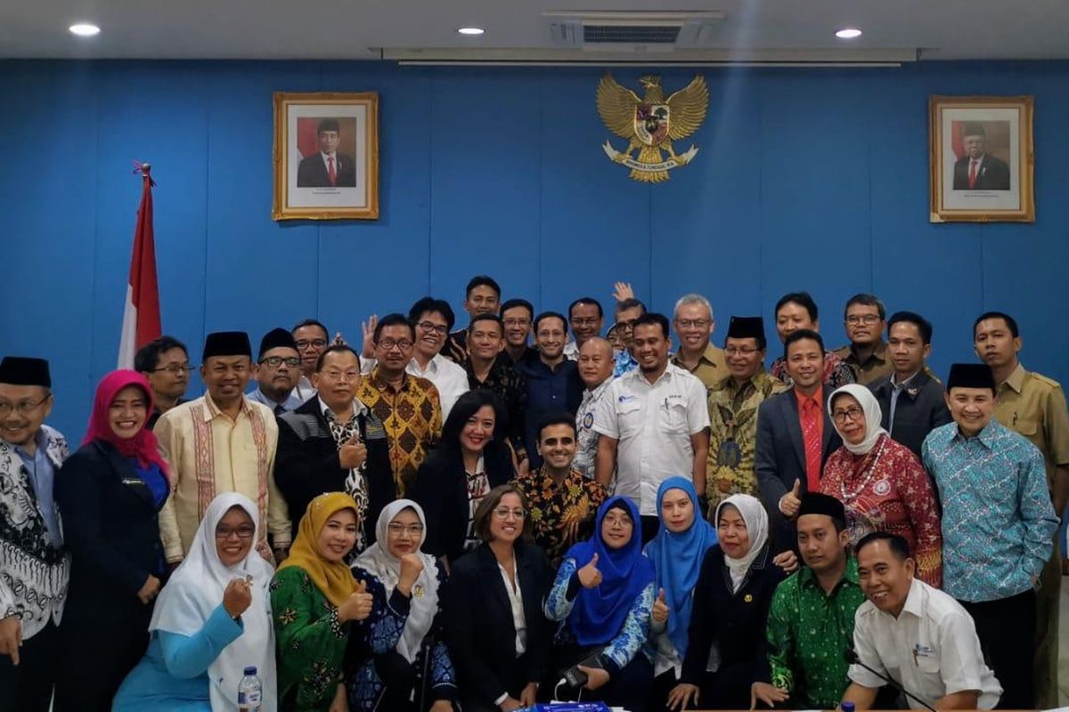 Ikatan Guru Indonesia (IGI) beserta organisasi dan komunitas guru bertemu dengan Menteri Pendidikan dan Kebudayaan, Nadiem Makarim di Kantor Kementerian Pendidikan dan Kebudayaan, Jakarta, Senin (7/11/2019). IGI menyampaikan 10 usulan untuk meningkatkan kualitas pendidikan di sekolah dan guru.