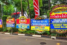 Kantor DPRD DKI Jakarta Dipenuhi Karangan Bunga Ucapan Dukung Interpelasi