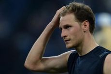 Schalke Kehilangan Hoewedes