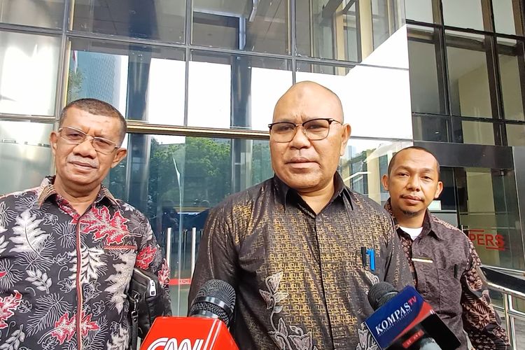 Kuasa hukum eks Menteri Pertanian Syahrul Yasin Limpo (SYL), Djamaluddin Koedoeboen berharap Ketua Komisi Pemberantasan Korupsi (KPK) Firli Bahuri tidak mendapat keistimewaan di depan hukum, Kamis (2/11/2023).