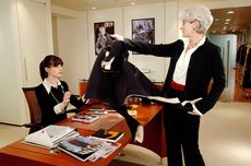 Sekuel The Devil Wears Prada sedang Diproduksi Disney, Anne Hathaway Tak Terlibat Lagi