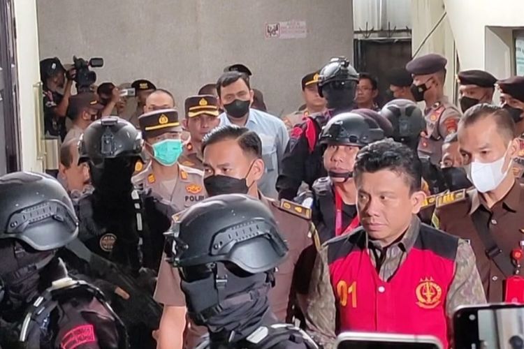 Terdakwa Ferdy Sambo jelang persidangan terkait pembunuhan berencana Brigadir J di PN Jakarta Selatan, Kamis (20/10/2022).