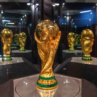 Foto yang diambil pada 28 Februari 2026 menunjukkan trofi Piala Dunia yang dipamerkan selama Tur Trofi Piala Dunia FIFA di Guadalajara, Jalisco, Meksiko, pada 28 Februari 2026.