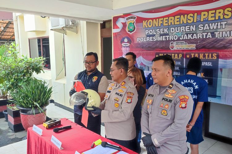 Rampas Motor Warga, Debt Collector Gadungan Ditangkap di Duren Sawit
