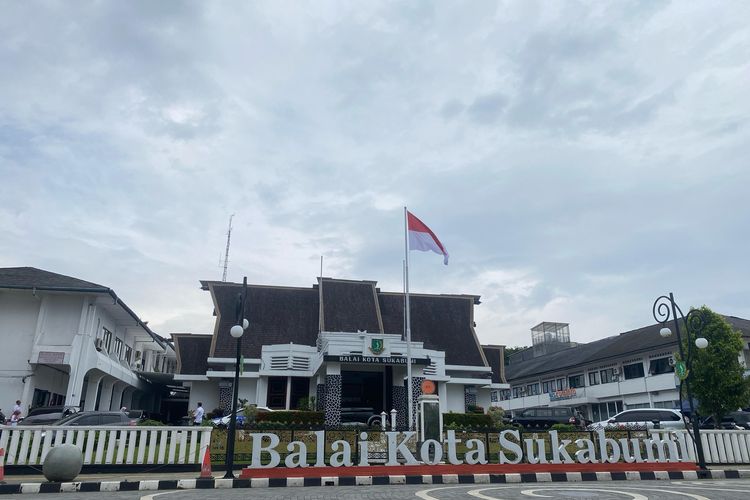 Abu Gunung Anak Krakatau Tak Lagi Mengarah ke Sukabumi, Siswa Kembali ke Sekolah