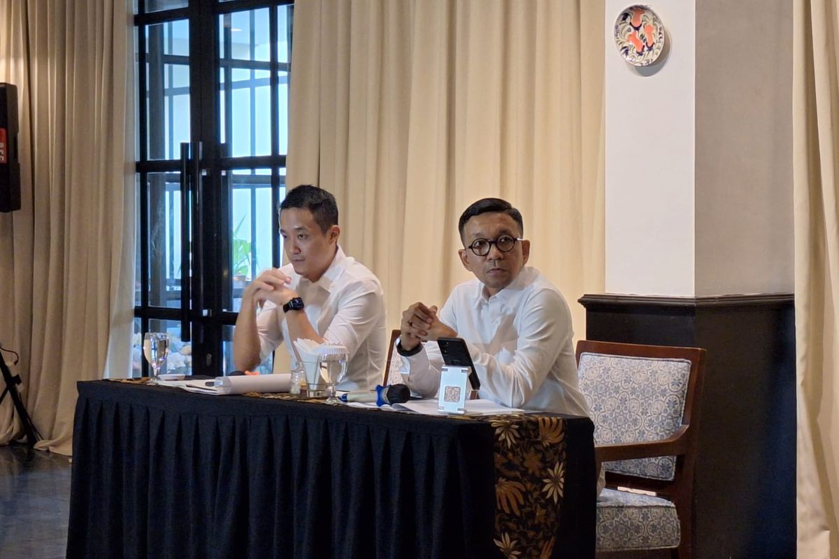 Direktur Utama Danacita Alfonsus Wibowo dan Direktur Danacita Harry Noviandry dalan konferensi pers, Jumat (2/2/2024).