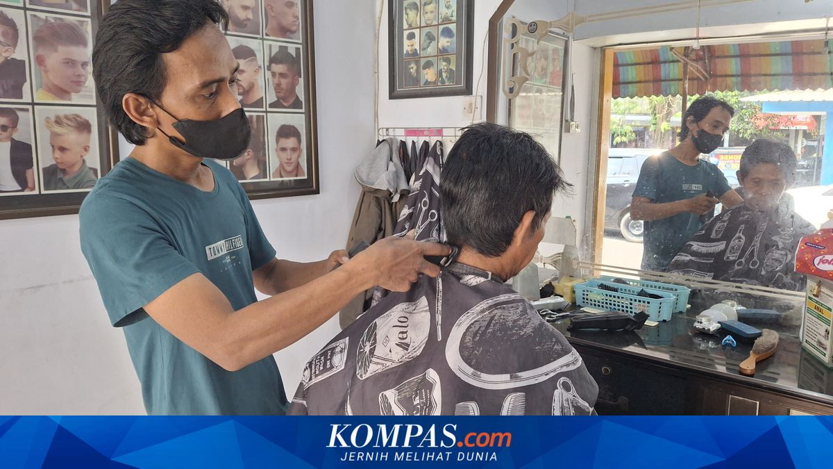 Mengintip Kampung Pangkas Rambut di Pusat Kota Lumajang, Bertahan di ...