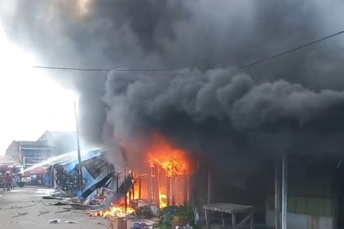 Pasar Baru Serbelawan Simalungun Terbakar, Ratusan Kios Pedagang Hangus