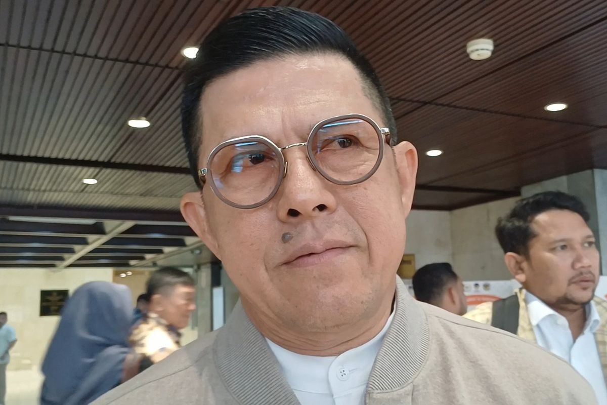 Anggota DPR RI dari Fraksi Partai Golkar Soedeson Tandra di Kompleks Parlemen, Jakarta, Rabu (4/12/2024).