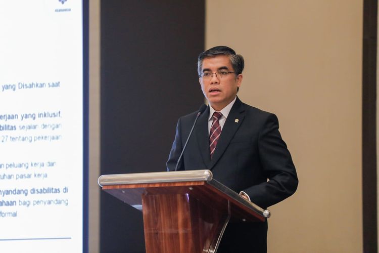 AI Mengubah Dunia Kerja, Menaker Yassierli Tekankan Pentingnya Pelindungan Pekerja