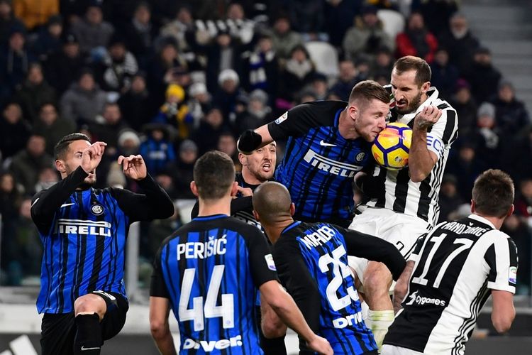 Pertandingan Derbi Italia antara Juventus dan Inter Milan di Stadion Allianz Turin berakhir imbang tanpa gol, Sabtu (9/12/2017).
