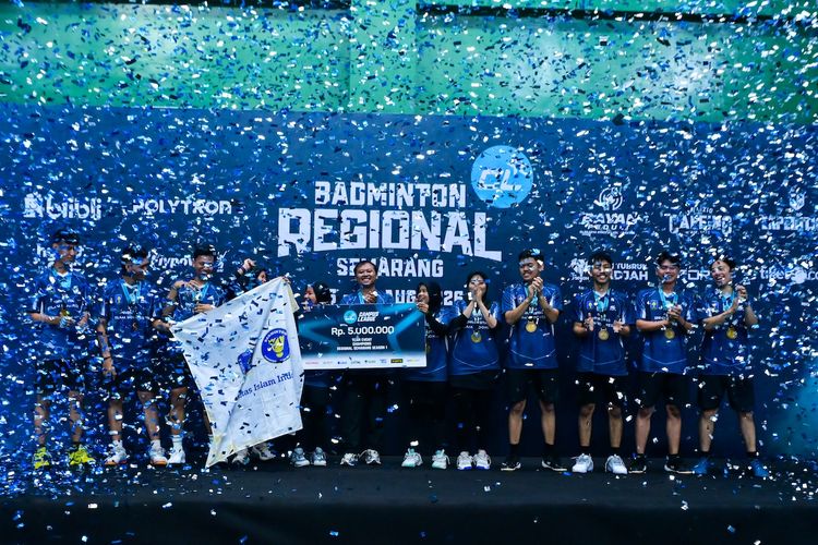 Campus League Badminton Regional Semarang Munculkan Para Juara