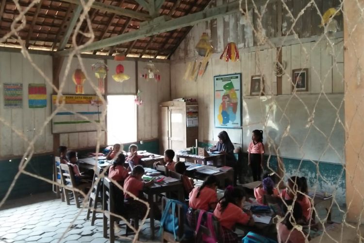 Kondisi Sekolah Dasar Negeri (SDN) 4 Pelem, Kecamatan Gabus, Kabupaten Grobogan, Jawa Tengah, Senin (15/10/2018).