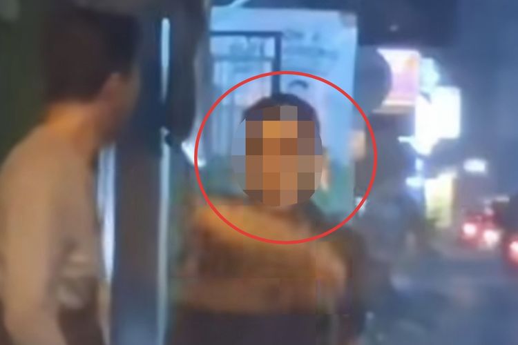 Viral Video Pemotor Acungkan Golok ke Sopir Taksi Online di Dramaga Bogor, Polisi Selidiki
