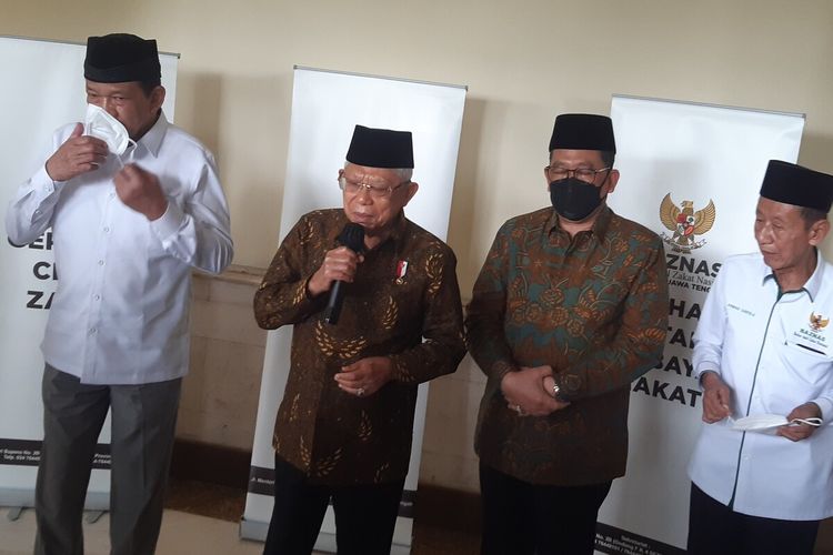 Wakil Presiden RI KH Ma'ruf Amin dalam silaturahmi dengan Pimpinan Baznas Kabupaten/Kota se-Jawa Tengah di Solo, Jawa Tengah, Senin (21/11/2022).