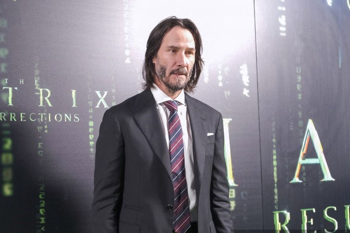 Aktor asal Kanada Keanu Reeves menghadiri pemutaran perdana film The Matrix Resurrections di  Castro Theatre di San Francisco, California, pada 18 Desember 2021.