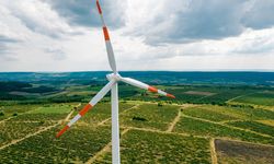 Bekas Tambang Garam Batu Disulap Jadi Fasilitas PLTB, Turbin Angin Ubah Citra China