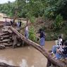 Siswa SMA di Krayan Bertaruh Nyawa Meniti Balok Kayu Seberangi Sungai Menuju Sekolah