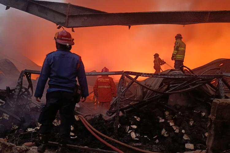 Kronologi Kebakaran Gudang Pabrik di Bekasi, Api Muncul dari Area Sampah