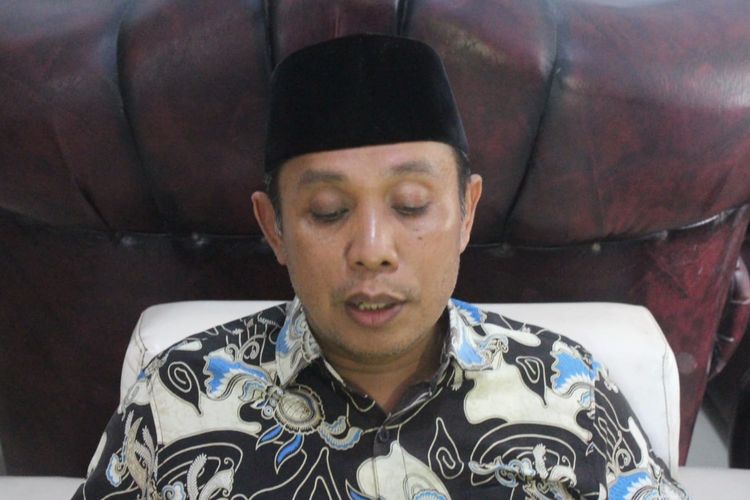 Junaidi, Caleg DPRD Lumajang Dapil 7 dari PKB yang mengundurkan diri sehari sebelum pencoblosan, Selasa (13/2/2024) (Kompas.com/Miftahul Huda)