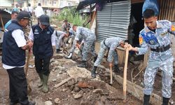 Kementerian KP Terjunkan Penyuluh Perikanan hingga Taruna untuk Bantu Korban Banjir Bandang di Sumbar