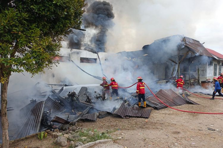 Kantor dan Gudang DLH Padang Terbakar, 23 Unit Motor Hangus, Kerugian Rp 1 Miliar