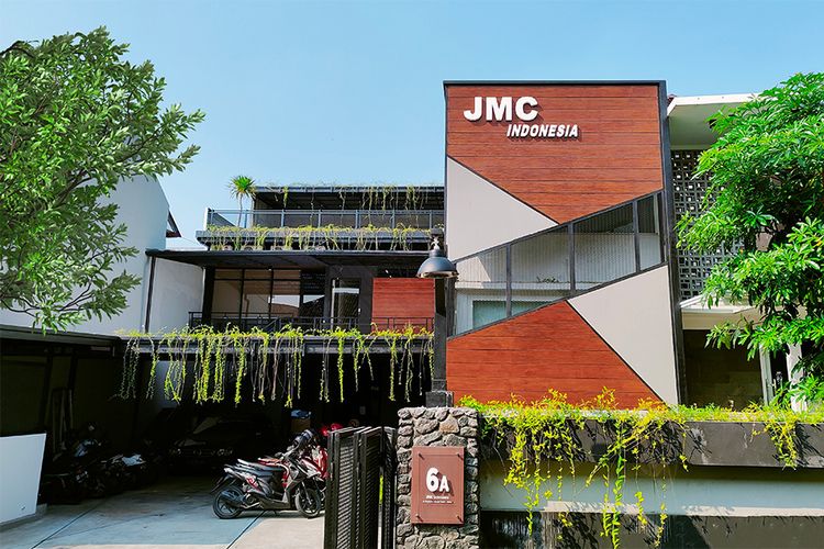 JMC IT Consultant menghadirkan solusi teknologi Enterprise Resource Planning (ERP) lokal yang mampu mengintegrasikan seluruh proses bisnis ke dalam satu platform digital.