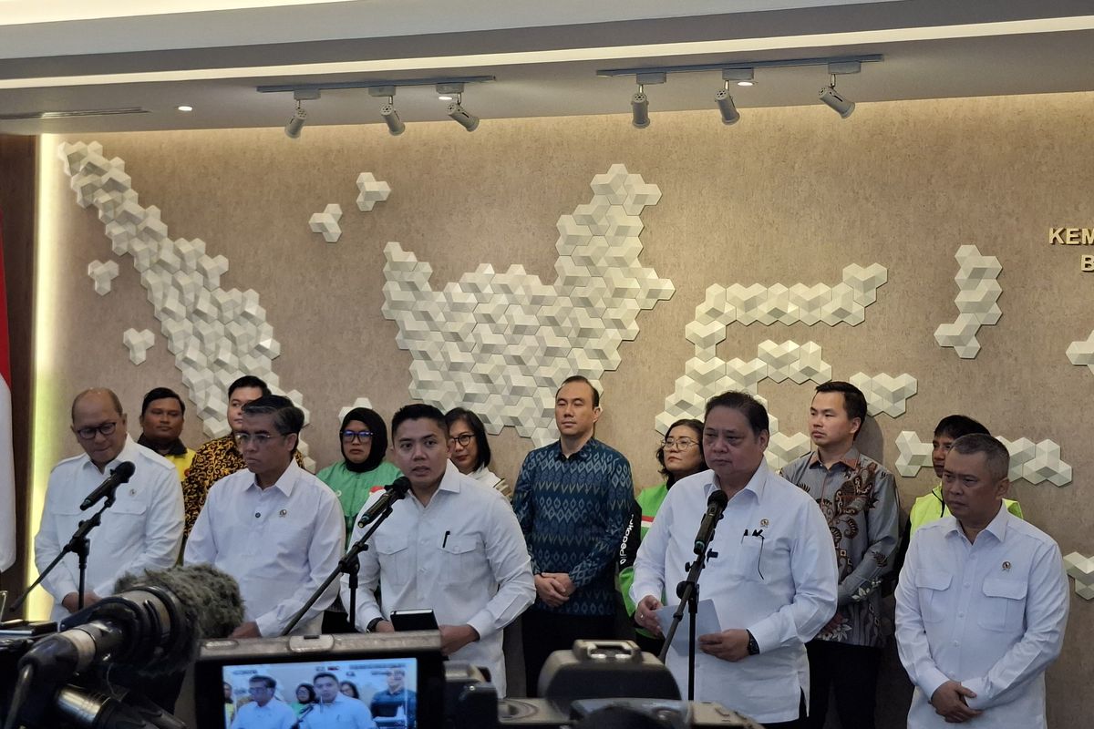 Pemerintah Kaji Usulan THR Buruh Bebas Pajak