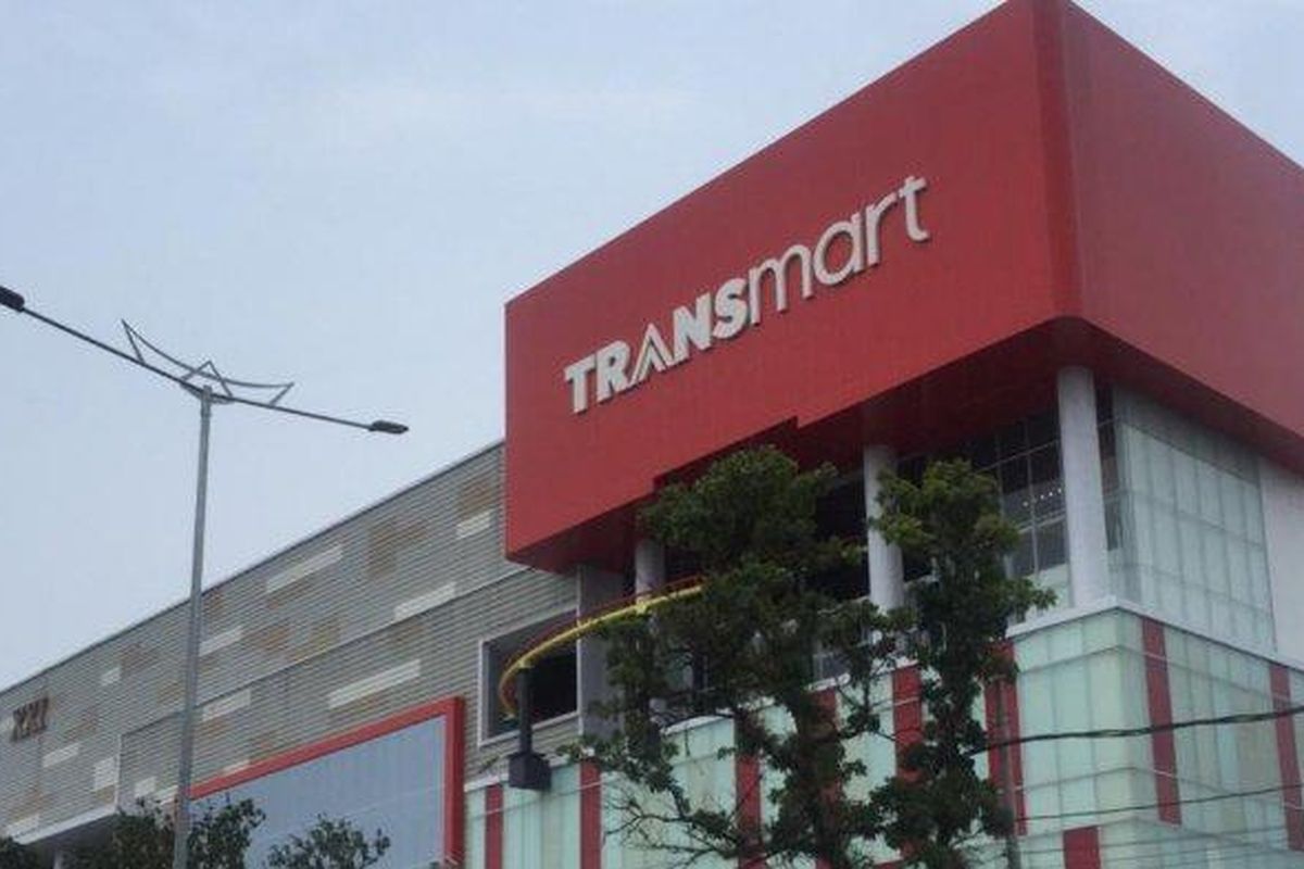 Pusat perbelanjaan Transmart Kota Padang yang berlokasi di Jalan Khatib Sulaiman, Ulak Karang Selatan, Kecamatan Padang Utara, Kota Padang, Kamis (14/11/2019). 
